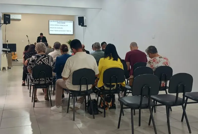 Congregação reunida para o culto na Igreja Presbiteriana Metropolitana de Porto Alegre